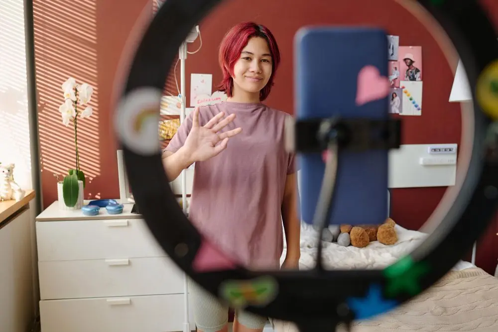 Cara Cepat FYP TikTok 2025 - Strategi, Jadwal, Jam Emas dan Hashtag yang Wajib Kamu Tahu!
